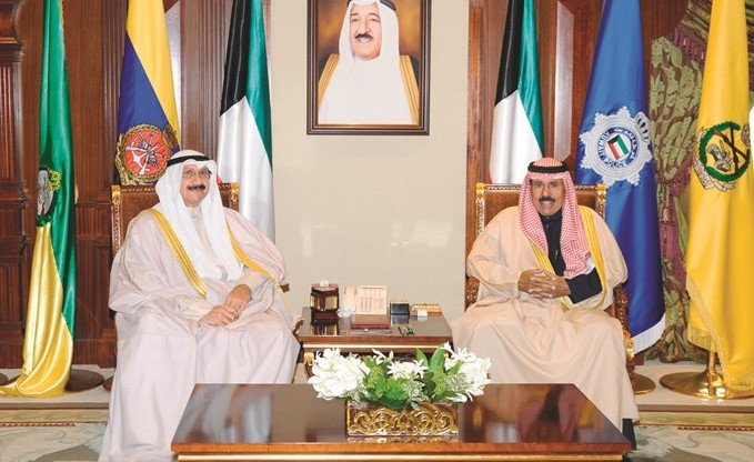 سمو ولي العهد الشيخ نواف الاحمد مستقبلا الشيخ سالم العبد العزيز ﻿