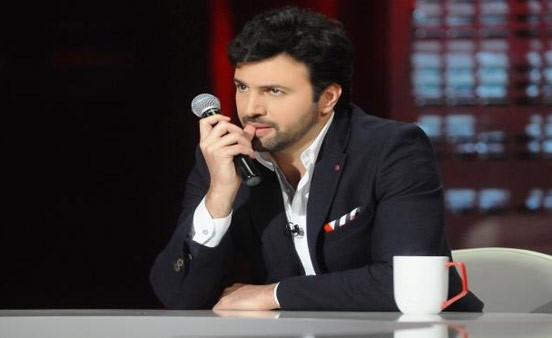 المشاهير وعيد الحب: من ارتبط؟ ومن يعيش وحيداً؟