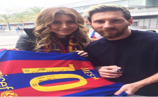 المشاهير وعيد الحب: من ارتبط؟ ومن يعيش وحيداً؟