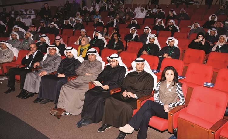 خالد الروضان وأسامة الشاهين والشيخة الزين الصباح والشيخ مشعل الجابر وعبدالرحمن المطيري وخالد الشمالي ود.محمد الزهير ﻿