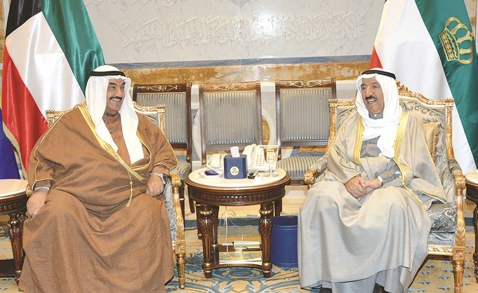 صاحب السمو الأمير الشيخ صباح الأحمد مستقبلا سمو الشيخ ناصر المحمد ﻿