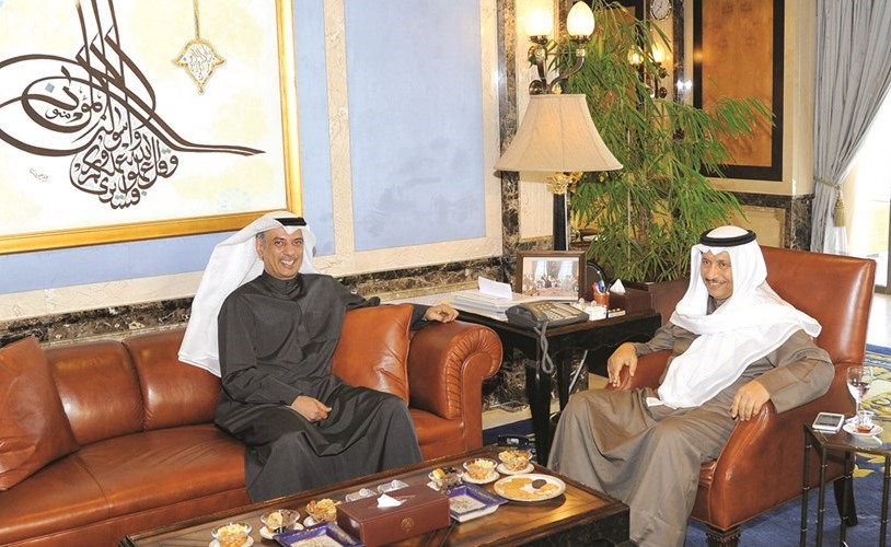 سمو رئيس الوزراء الشيخ جابرالمبارك مستقبلا مهلهل الخالد ﻿