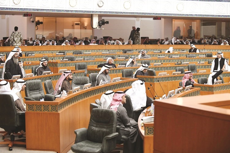 سجال بين احمد الفضل ونايف المرداس ﻿