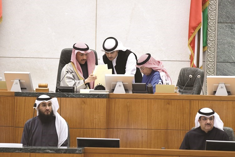 الرئيس مرزوق الغانم والشيخ خالد الجراح واحمد الفضل﻿