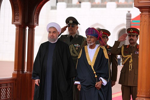 السلطان قابوس والرئيس الإيراني بحثا العلاقات الثنائية والتطورات الإقليمية والدولية