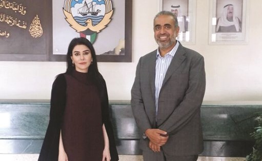 د.أفراح الصراف ود.عادل الزايد على هامش حفل التخريج﻿