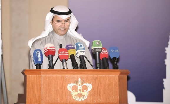 الوزير عصام المرزوق متحدثا خلال المؤتمر﻿
