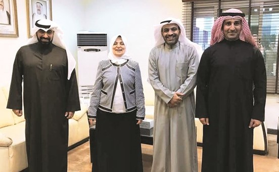 هند الصبيح مع أعضاء النقابة ﻿