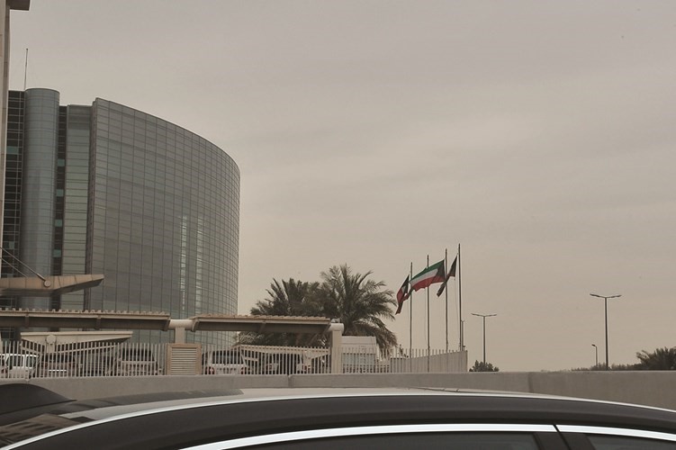 أجواء غائمة سادت البلاد امس﻿