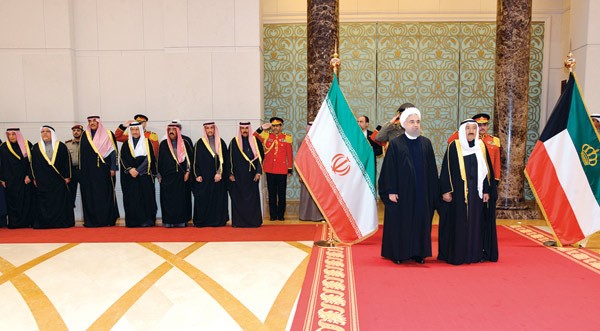 صاحب السمو الأمير مستقبلا الرئيس الإيراني أمس بحضور سمو ولي العهد وكبار المسؤولين