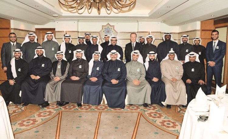 صورة جماعية لمديري الأفرع ﻿