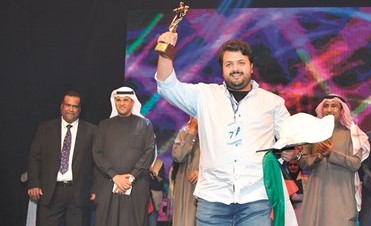 عبدالله الدرزي حصد جائزة أفضل مخرج﻿
