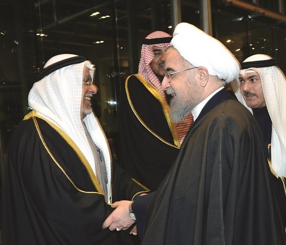 الشيخ علي الجراح يودع الرئيس الإيراني﻿