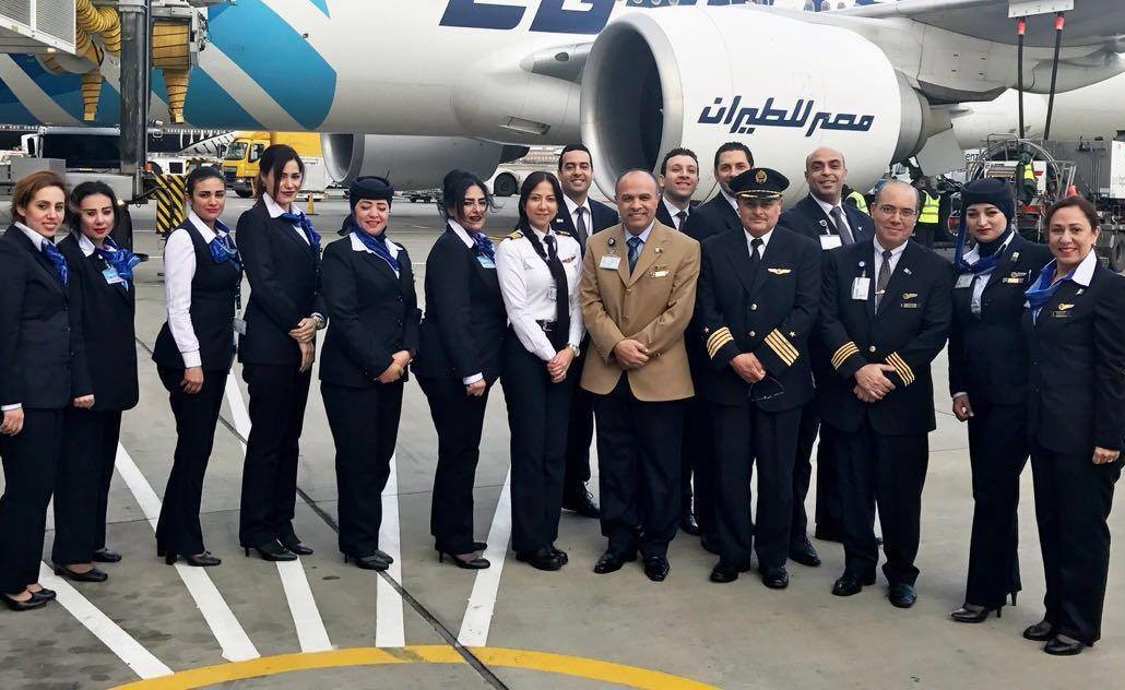 بالصور.. تعرفوا على أول سيدة مصرية تقود الطائرات 777-300 وتحلق لأبعد بلدان العالم