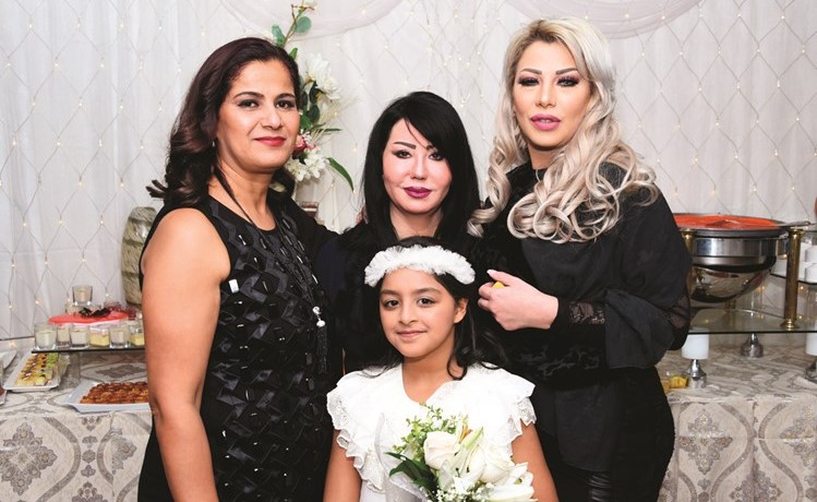 سمر وفوزية وثريا والطفلة دلال العدل﻿