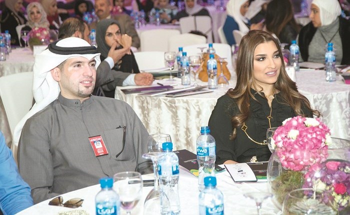 موظفو الخليج خلال المؤتمر﻿