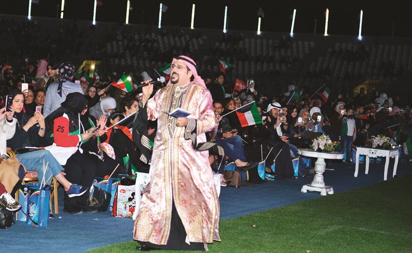 القصار متفاعلا مع الجمهور﻿