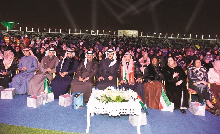الشيخ فواز الخالد والشيخة فريحة الأحمد والشيخ دعيج الخليفة والشيخ مبارك الخالد في مقدمة الحضور﻿