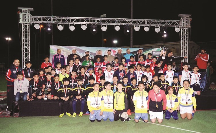 حامد الهزيم وعبدالعزيز المنيع مع الفرق المشاركة ﻿