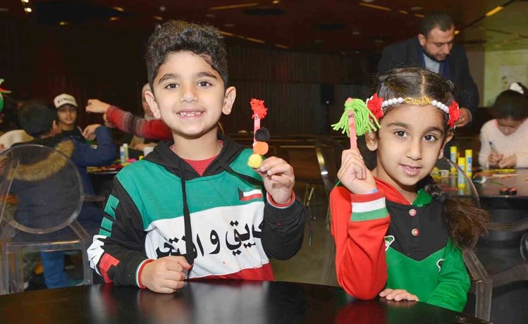 طفلان مشاركان في الفعالية	(شانافاس قاسم)﻿