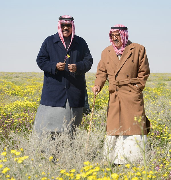 صاحب السمو الأمير الشيخ صباح الأحمد وسمو ولي العهد الشيخ نواف الأحمد في جولة بمحمية صباح الأحمد بمنطقة الصبية