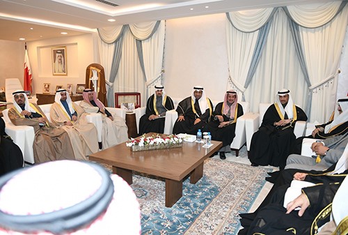 رئيس مجلس مرزوق الغانم خلال جلسة المباحثات مع رئيس مجلس النواب البحريني احمد الملا