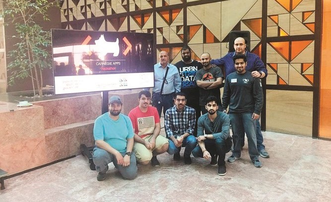 أعضاء الفريق الفائز في المسابقة ﻿