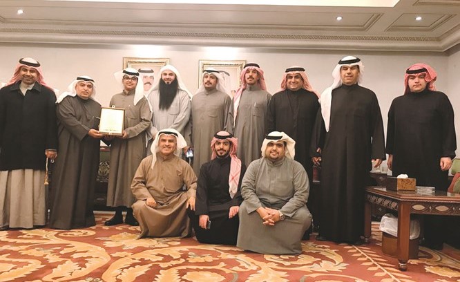 جانب من تكريم عمر العازمي ﻿