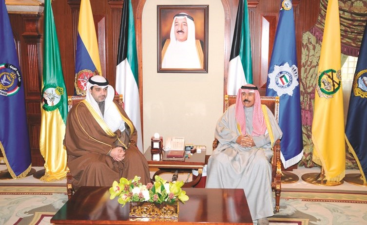 سمو ولي العهد الشيخ نواف الأحمد مستقبلا الشيخ محمد العبدالله ﻿