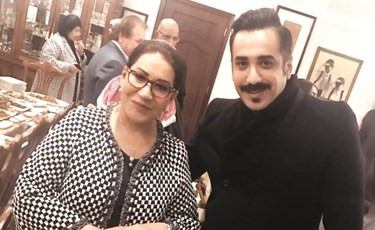 ام طلال مع الزميل بشار جاسم﻿