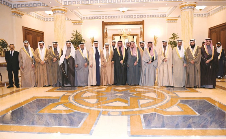 رئيس مجلس الوزراء البحرين يصاحب السمو الملكي الأمير خليفة بن سلمان آل خليفة متوسطا رئيس مجلس الأمة مرزوق الغانم والوفد المرافق له﻿