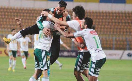فرحة لاعبي المصري بالتأهل﻿
