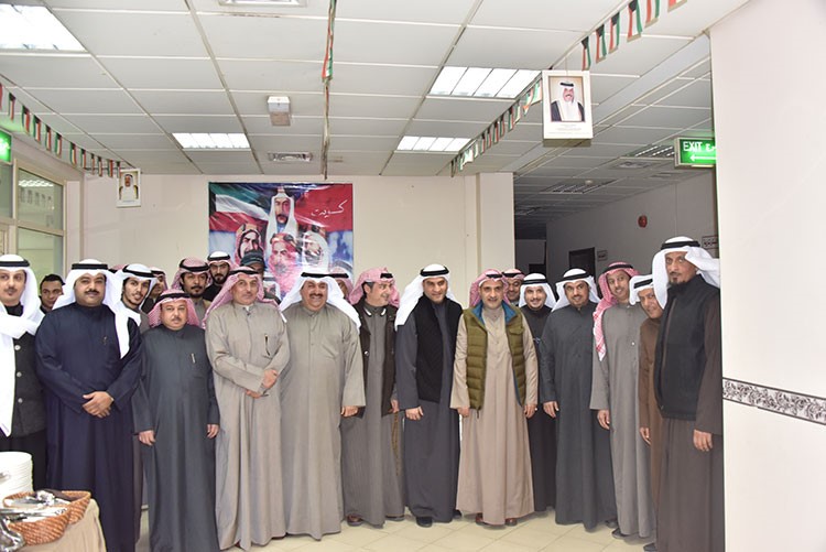 خلال تكريم طارق القطان
