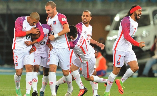 فرحة نجوم الابيض بالفوز	(الازرق . كوم )﻿