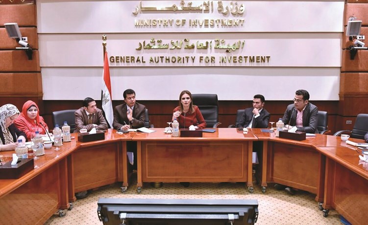  وزيرة الاستثمار والتعاون الدولي سحر نصر خلال أول لقاء للتعارف مع الصحافيين ﻿