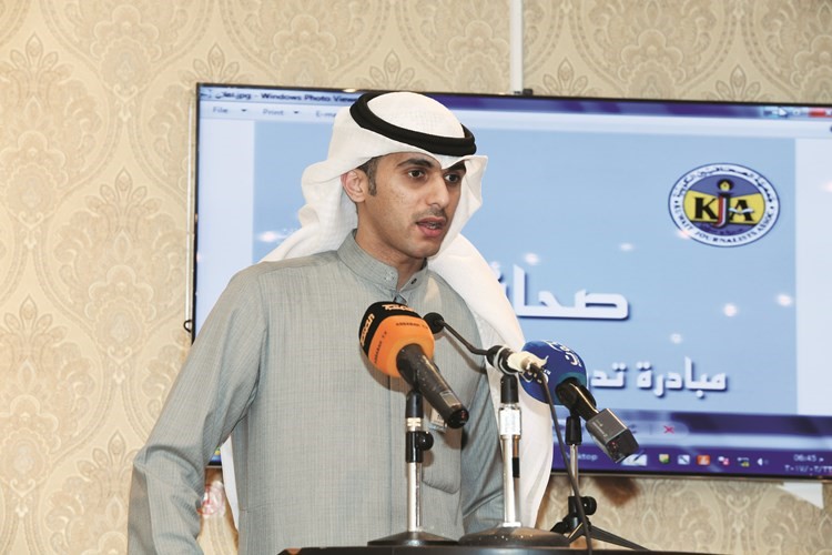 الزميل ناصر العرفج يلقي كلمة وزارة الشباب﻿