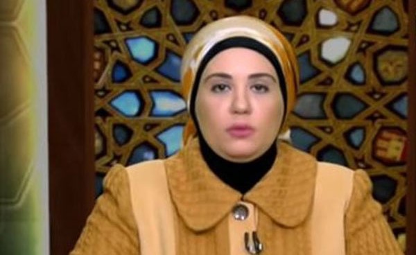 فيديو.. متصل لداعية إسلامية: مراتى بتقول كلام عيب لأي حد