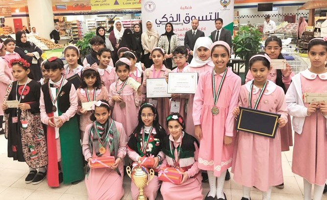 الطالبات المشاركات في مركز سلطان﻿