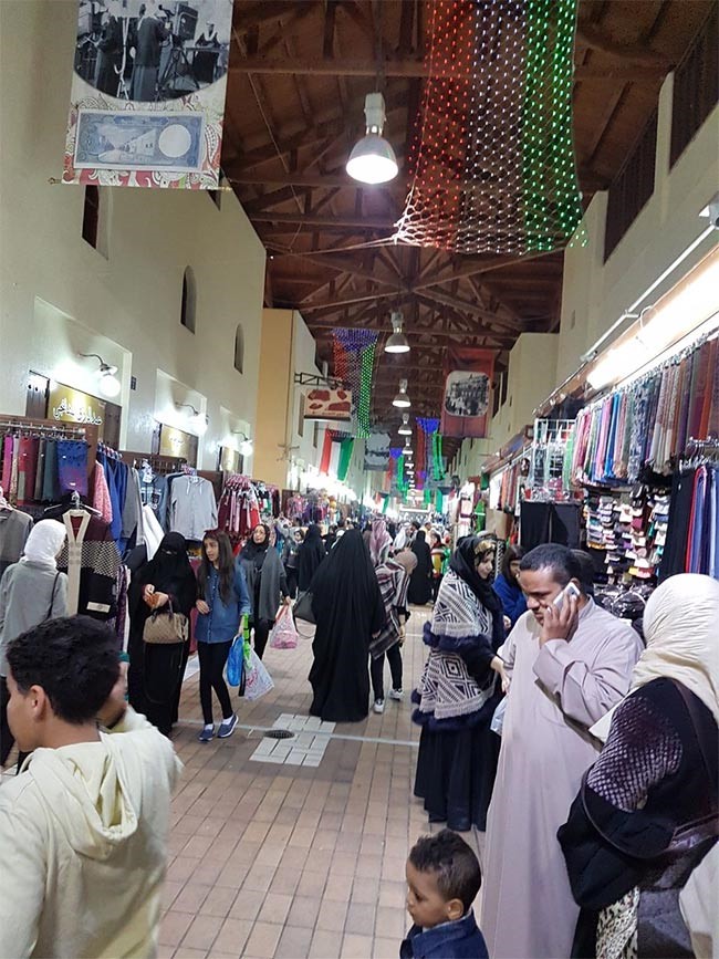 بالفيديو والصور.. كرنفالات احتفالية بالأعياد الوطنية في "المباركية"