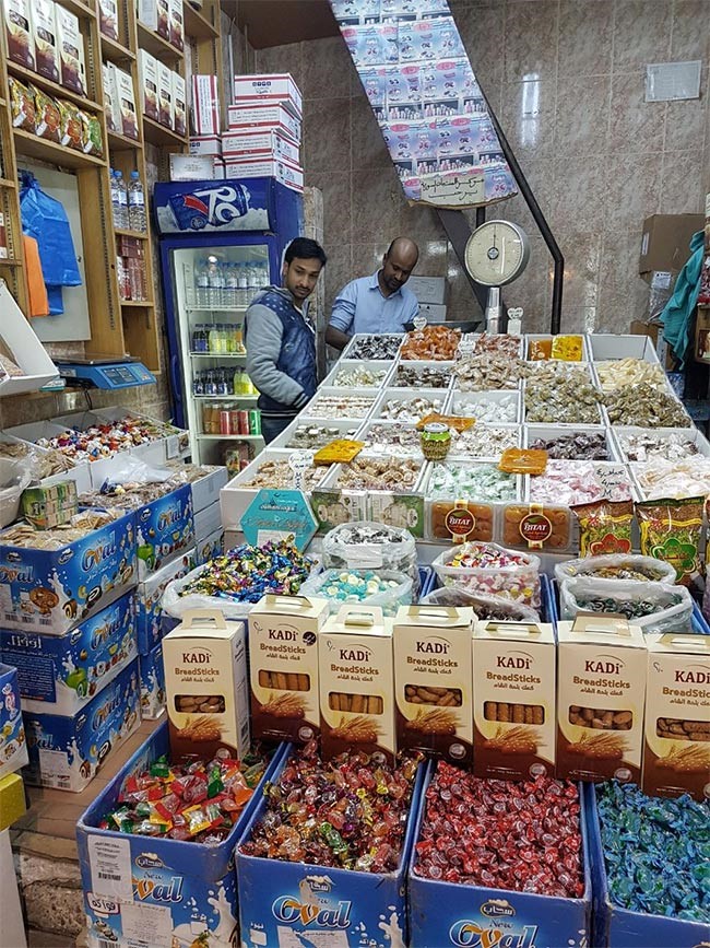بالفيديو والصور.. كرنفالات احتفالية بالأعياد الوطنية في "المباركية"