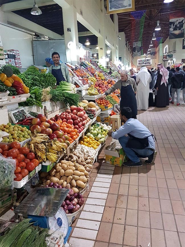 بالفيديو والصور.. كرنفالات احتفالية بالأعياد الوطنية في "المباركية"
