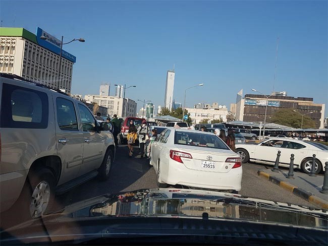 بالفيديو والصور.. كرنفالات احتفالية بالأعياد الوطنية في "المباركية"