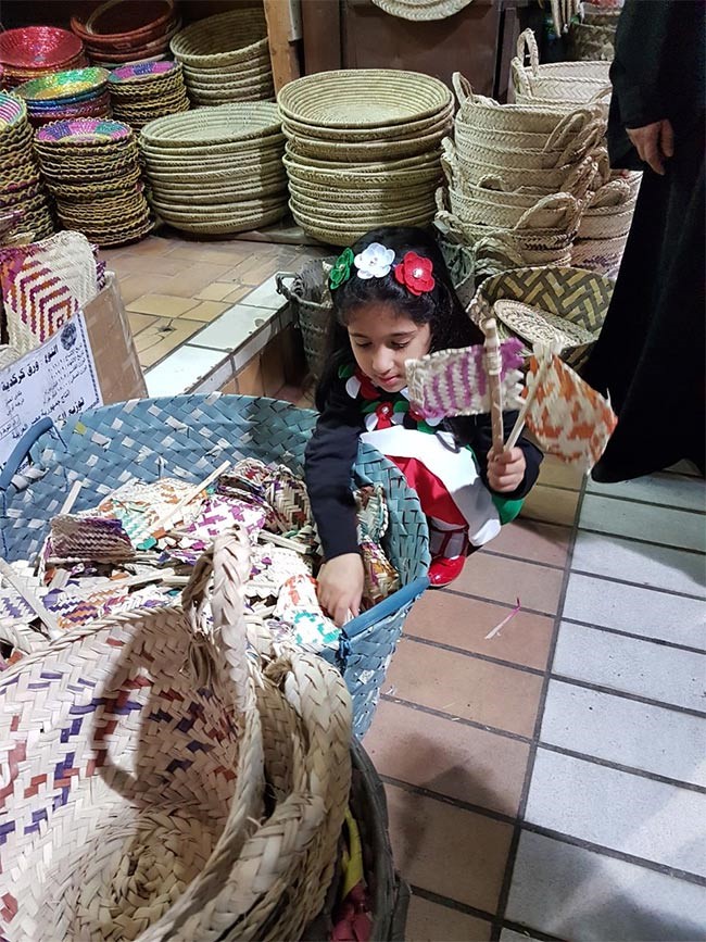 بالفيديو والصور.. كرنفالات احتفالية بالأعياد الوطنية في "المباركية"