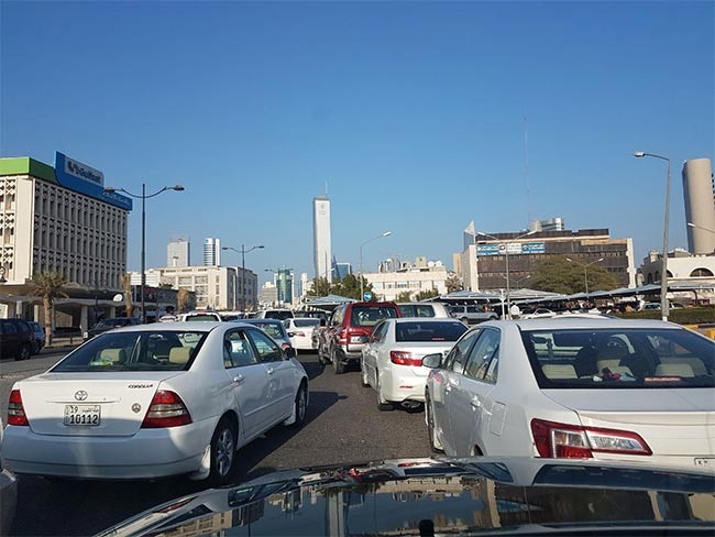 بالفيديو والصور.. كرنفالات احتفالية بالأعياد الوطنية في "المباركية"