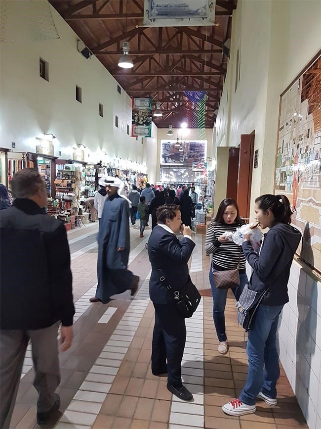بالفيديو والصور.. كرنفالات احتفالية بالأعياد الوطنية في "المباركية"