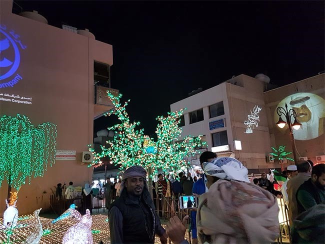 بالفيديو والصور.. كرنفالات احتفالية بالأعياد الوطنية في "المباركية"