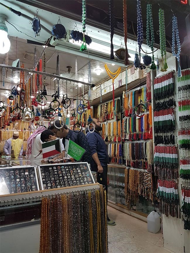 بالفيديو والصور.. كرنفالات احتفالية بالأعياد الوطنية في "المباركية"