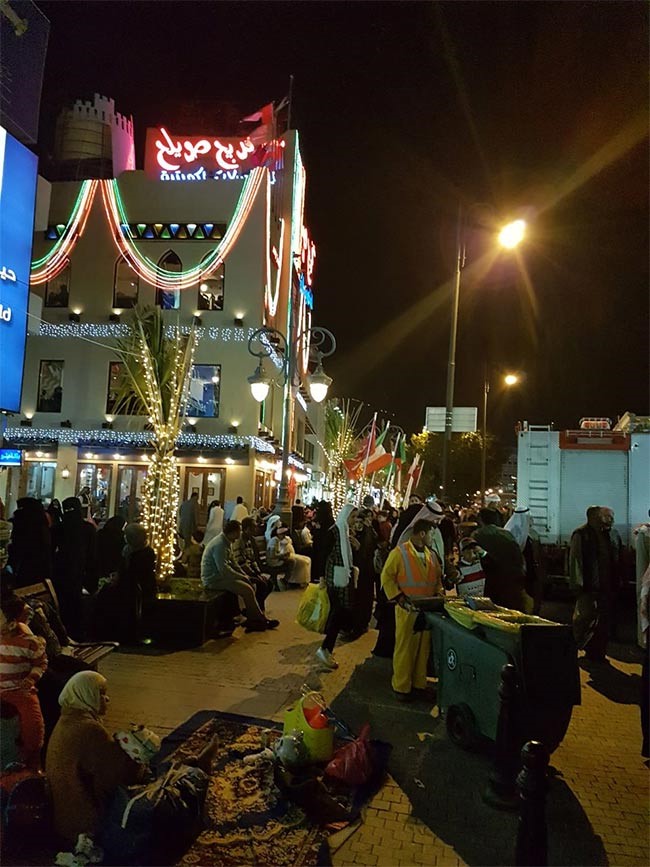 بالفيديو والصور.. كرنفالات احتفالية بالأعياد الوطنية في "المباركية"