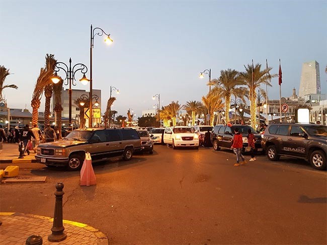 بالفيديو والصور.. كرنفالات احتفالية بالأعياد الوطنية في "المباركية"