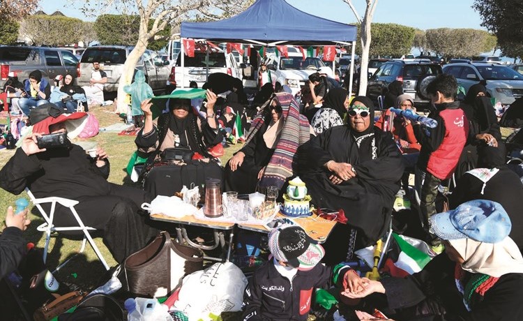 البهجة والفرحة جمعتا المشاركين في الاحتفال﻿